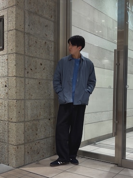 「URBAN RESEARCH DOORS（アーバンリサーチドアーズ）のミニブークレ クルーネックニット（ニット/セーター、ブルー系）」を使った、かわむらさん（メンズ・183cm）の秋コーディネート