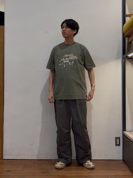 「Snow Peak（スノーピーク）の『別注』Snow Peak Apparel×DOORS　WA/AC FAMILY CAMP T-SHIRTS（Tシャツ/カットソー、グリーン系）」を使った、かわむらさん（メンズ・183cm）の夏コーディネート