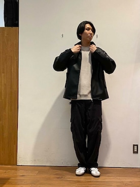 「アイテム（ライダースジャケット）」を使った、かわむらさん（メンズ・183cm）の秋コーディネート