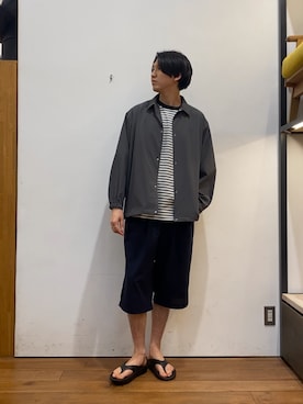 「URBAN RESEARCH DOORS（アーバンリサーチドアーズ）の『UR TECH』サマシェア ロングスリーブシャツカーディガン（カーディガン/ボレロ、グレー系）」を使った、かわむらさん（メンズ・183cm）の春コーディネート
