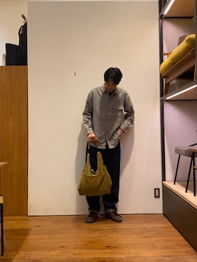 「秋のシャツ着こなし術」｜かわむらさん（メンズ・183cm）の秋コーディネート