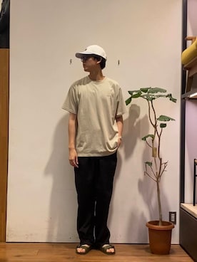 「アイテム（サンダル、グリーン系）」を使った、かわむらさん（メンズ・183cm）の夏コーディネート