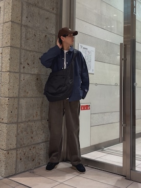 「URBAN RESEARCH DOORS（アーバンリサーチドアーズ）の刺繍ロゴキャップ（キャップ、ブラウン系）」を使った、かわむらさん（メンズ・183cm）の秋コーディネート
