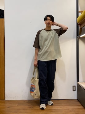 「URBAN RESEARCH DOORS（アーバンリサーチドアーズ）のGrow Organic ベースボールTシャツ（Tシャツ/カットソー、ブラウン系）」を使った、かわむらさん（メンズ・183cm）の夏コーディネート