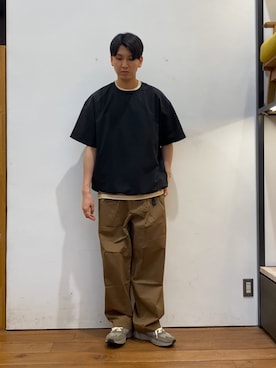 「EKAL（エカル）の『吸水速乾/通気性/軽量』DOT AIR SHORT-SLEEVE PULLOVER（Tシャツ/カットソー、ブラック系）」を使った、かわむらさん（メンズ・183cm）の春コーディネート