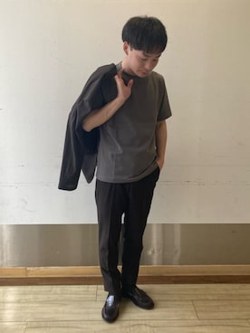 「COMME CA MEN（コムサメン）のジャケット専用 クリーンTシャツ（Tシャツ/カットソー、グレー系）」を使った、COMME CA MEN OFFICIALさん（メンズ・181cm）の春コーディネート