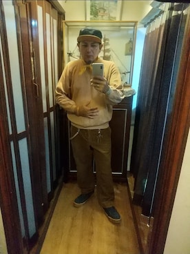 「アイテム（財布、ベージュ系）」を使った、ヒーコー.ブコーさん（メンズ・166cm）の秋コーディネート