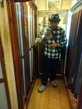 「アイテム（バングル/リストバンド）」を使った、ヒーコー.ブコーさん（メンズ・166cm）の秋コーディネート