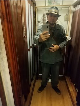 「アイテム（スニーカー）」を使った、ヒーコー.ブコーさん（メンズ・166cm）の冬コーディネート