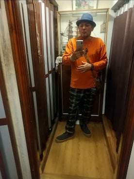 「アイテム（バングル/リストバンド）」を使った、ヒーコー.ブコーさん（メンズ・166cm）の秋コーディネート