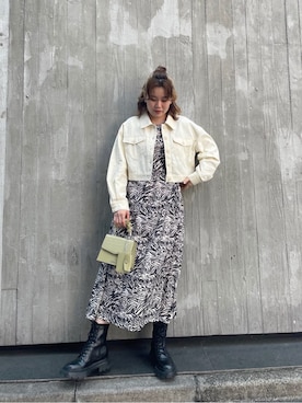 「スリット」｜「アイテム（ブルゾン）」を使った、YUUKA さん（レディース・162cm）の春コーディネート