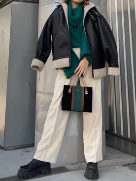 「ストレートパンツ」｜「アイテム（ブルゾン）」を使った、YUUKA さん（レディース・162cm）の冬コーディネート