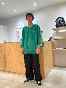 「エクストララージ」｜「アイテム（スウェット）」を使った、塩田裕典さん（メンズ・173cm）の秋コーディネート