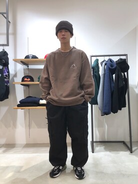 「エクストララージ」｜「アイテム（スウェット）」を使った、塩田裕典さん（メンズ・173cm）の秋コーディネート