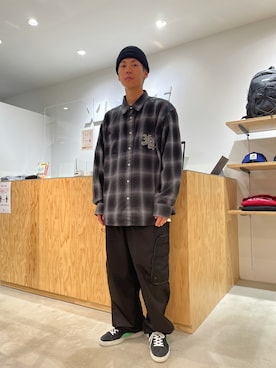 「フランネルシャツ」｜「アイテム（帽子）」を使った、塩田裕典さん（メンズ・173cm）の秋コーディネート
