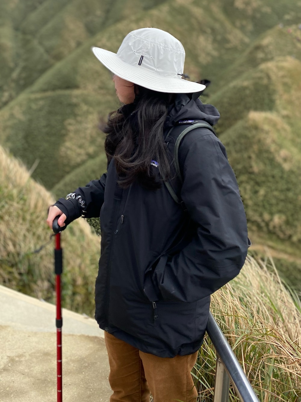 patagoniaのマウンテンパーカー（ホワイト系）を使った人気