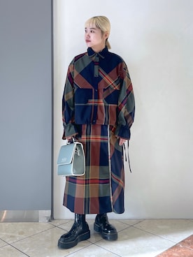 「MILKFED.（ミルクフェド）のSQUARE BAG（ショルダーバッグ）」を使った、森日菜子さん（レディース・154cm）の秋コーディネート