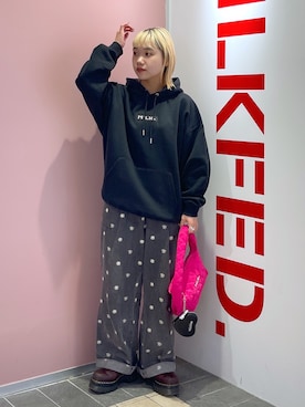 「キルティングバッグ」｜「アイテム（財布/小物）」を使った、森日菜子さん（レディース・154cm）の秋コーディネート