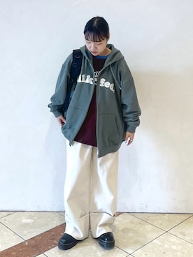 「アイテム（キーホルダー）」を使った、森日菜子さん（レディース・154cm）の秋コーディネート
