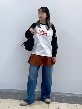 「アイテム（キーホルダー）」を使った、森日菜子さん（レディース・154cm）の秋コーディネート