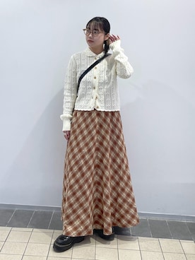 「アイテム（キーホルダー）」を使った、森日菜子さん（レディース・154cm）の秋コーディネート