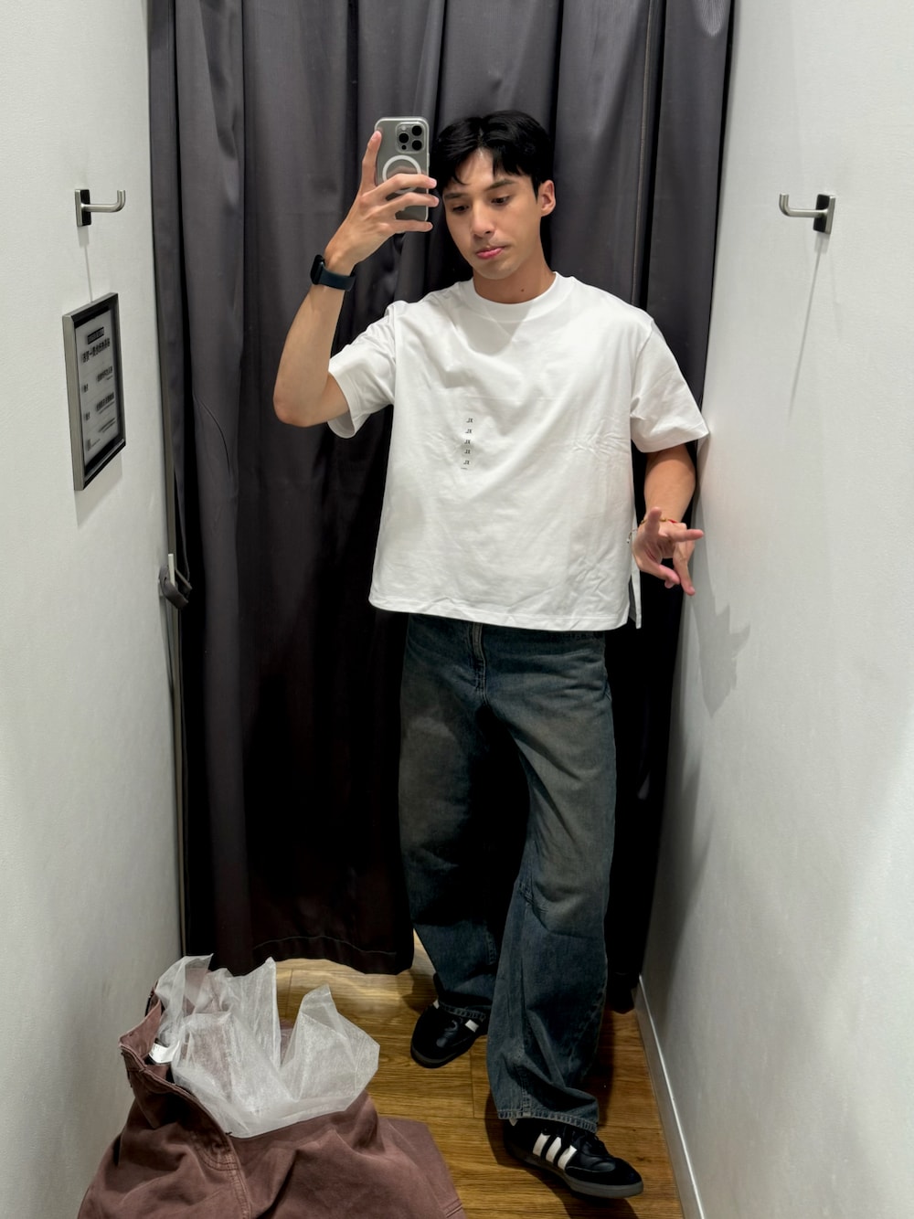 「プチプラ、きれいめカジュアル、夏だ！Tシャツ着よう！、ootd、UNIQLO、GU」｜「adidas Originalsのアイテム（スニーカー、ブラック系）」を使った、jeremy さん（メンズ・180cm）の夏コーディネートの1枚目の写真