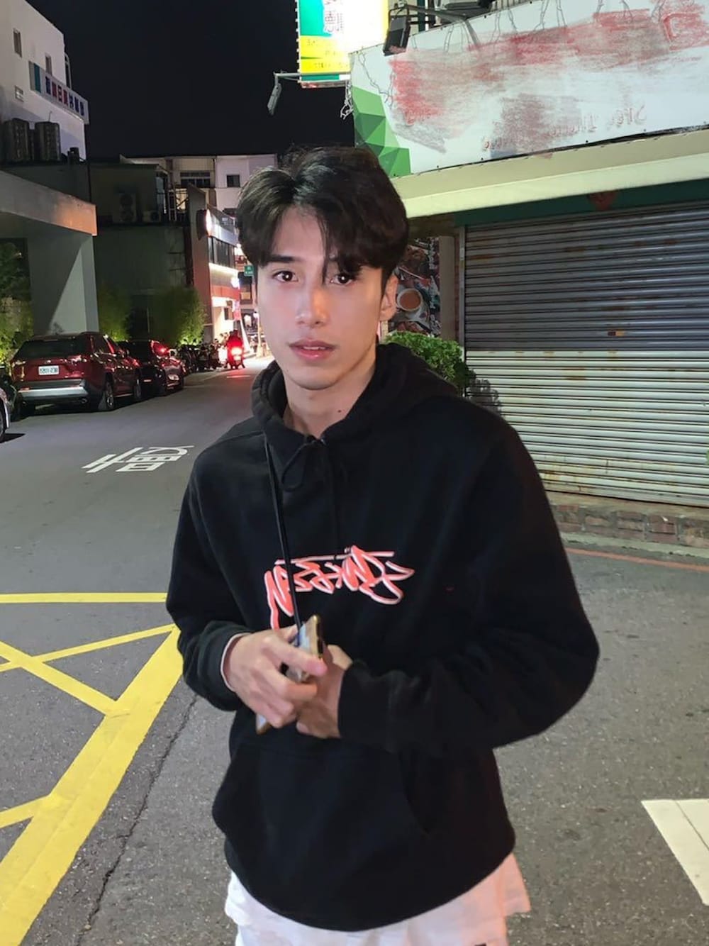 「ootd、日系極簡、休閒、stussy」｜「STUSSYのアイテム（パーカー、ブラック系）」を使った、jeremy さん（メンズ・176cm）の夏コーディネートの1枚目の写真
