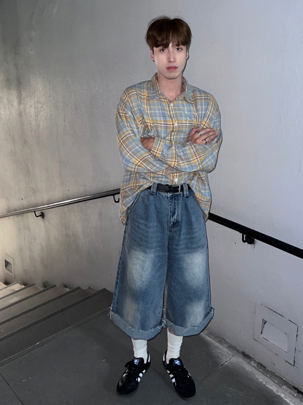「秋のコーデ、街頭穿搭、日系極簡」｜「Levi'sのアイテム（その他パンツ、ブルー系）」を使った、jeremy さん（メンズ・180cm）の秋コーディネートの1枚目の写真