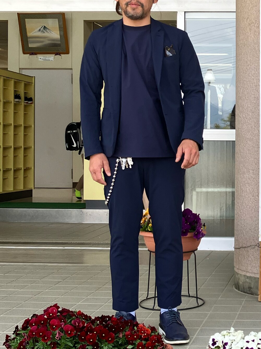 「JOURNAL STANDARD relumeのアイテム（テーラードジャケット、ブルー系）」を使った、joxarさん（メンズ・169cm）の春コーディネートの1枚目の写真