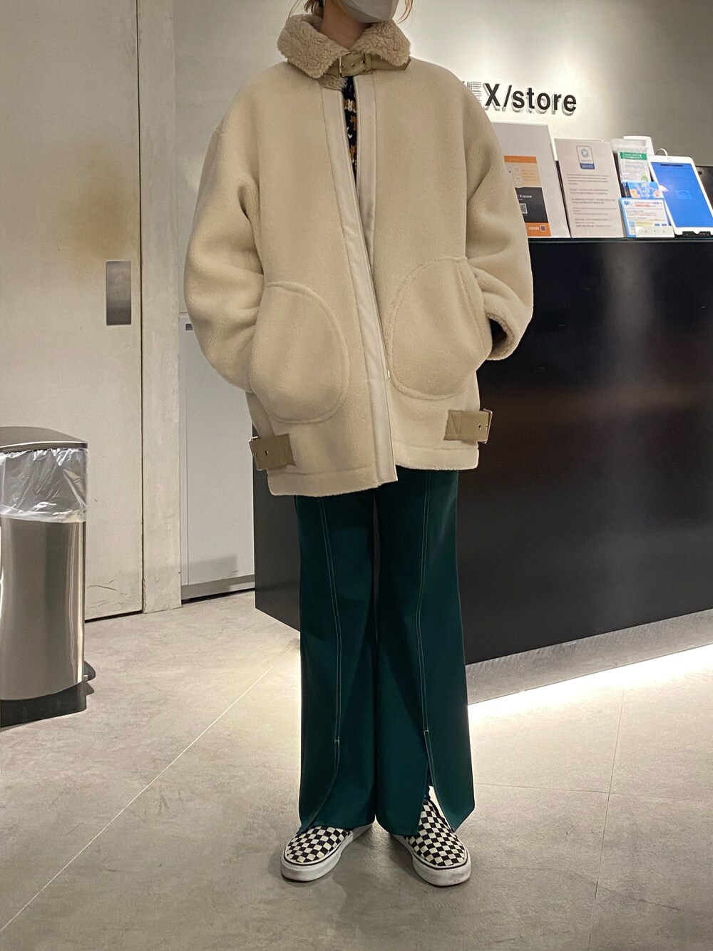 「ゆるコーデ、大人コーデ、大人カジュアル、パンツスタイル、オトナ女子、お洒落さんとつながりたい、ロングコート、あったかコーデ、冬コーデ、高身長女子」｜「Lui'sのウール混シープボアB3ジャケット（ブルゾン、ホワイト系）」を使った、2a1さん（レディース・170cm）の冬コーディネートの1枚目の写真