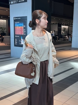 「アイテム（キーホルダー）」を使った、MiOさん（レディース・155cm）の秋コーディネート