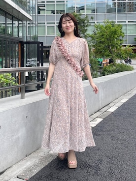 「アイテム（スマホグッズ、ピンク系）」を使った、MiOさん（レディース・155cm）の夏コーディネート