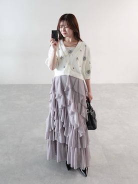 「mysty woman（ミスティウーマン）のラッフルティアードスカート　1052527（スカート、グレー系）」を使った、MiOさん（レディース・155cm）の夏コーディネート