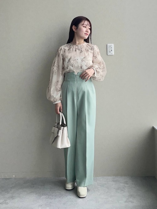 律さま 専用 セール】フローラルレース刺繍ロングスリーブブラウス 137062