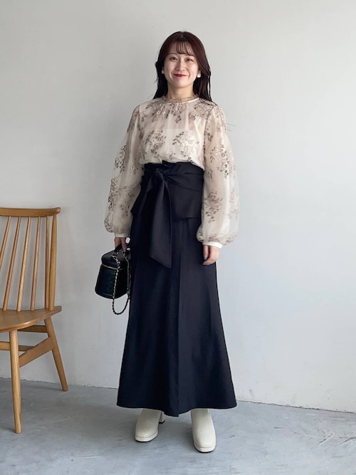 律さま 専用 セール】フローラルレース刺繍ロングスリーブブラウス 137062