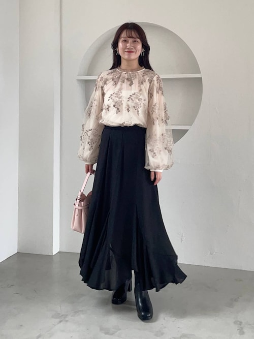 律さま 専用 セール】フローラルレース刺繍ロングスリーブブラウス 137062