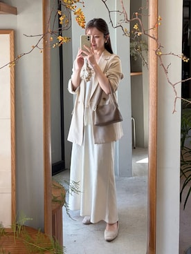 「LOWRYS FARM（ローリーズファーム）のストレッチサテンスカート　 290120（スカート、ホワイト系）」を使った、MiOさん（レディース・155cm）の春コーディネート