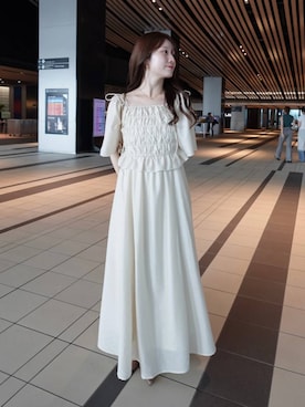 「mysty woman（ミスティウーマン）の【セットアイテム】シャーリングブラウスセットワンピース 1054930（ワンピース、ホワイト系）」を使った、MiOさん（レディース・155cm）の夏コーディネート