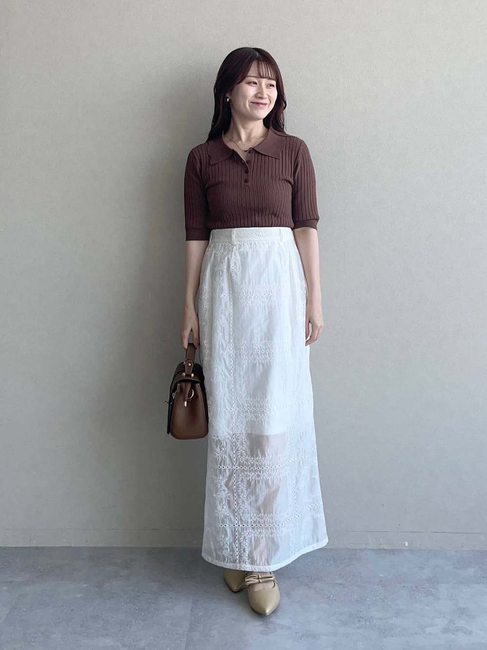 「フェミニン、低身長、モテ、デート/ロマンティック、mysty woman、ロングスカート、パンプス、夏コーデ」｜「mysty womanのリボンミュール　492310（パンプス、ゴールド系）」を使った、MiOさん（レディース・155cm）の夏コーディネートの1枚目の写真