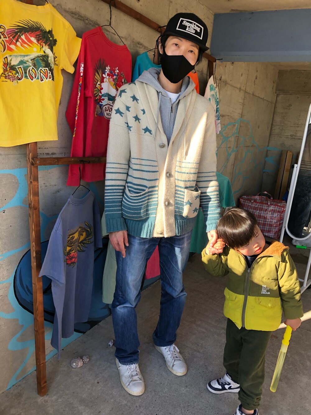 「フリマ、サニーファニーデイズ、サニファニマーケット、湘南、葉山、海、sea」｜「FR2のアイテム（キャップ、ブラック系）」を使った、s0325noguchiさん（メンズ・170cm）の冬コーディネートの1枚目の写真