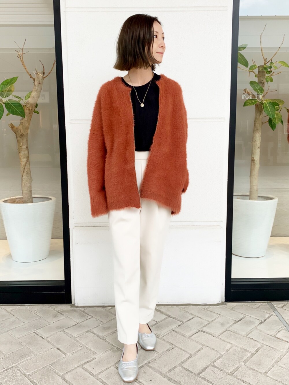 「ファッションを楽しもう、大人カジュアル、大人女子、おでかけコーデ、フェザー」｜「abahouse mavieのナイロンフェザーニットカーディガン（カーディガン/ボレロ、オレンジ系）」を使った、Takemotoさん（レディース・156cm）の秋コーディネートの1枚目の写真