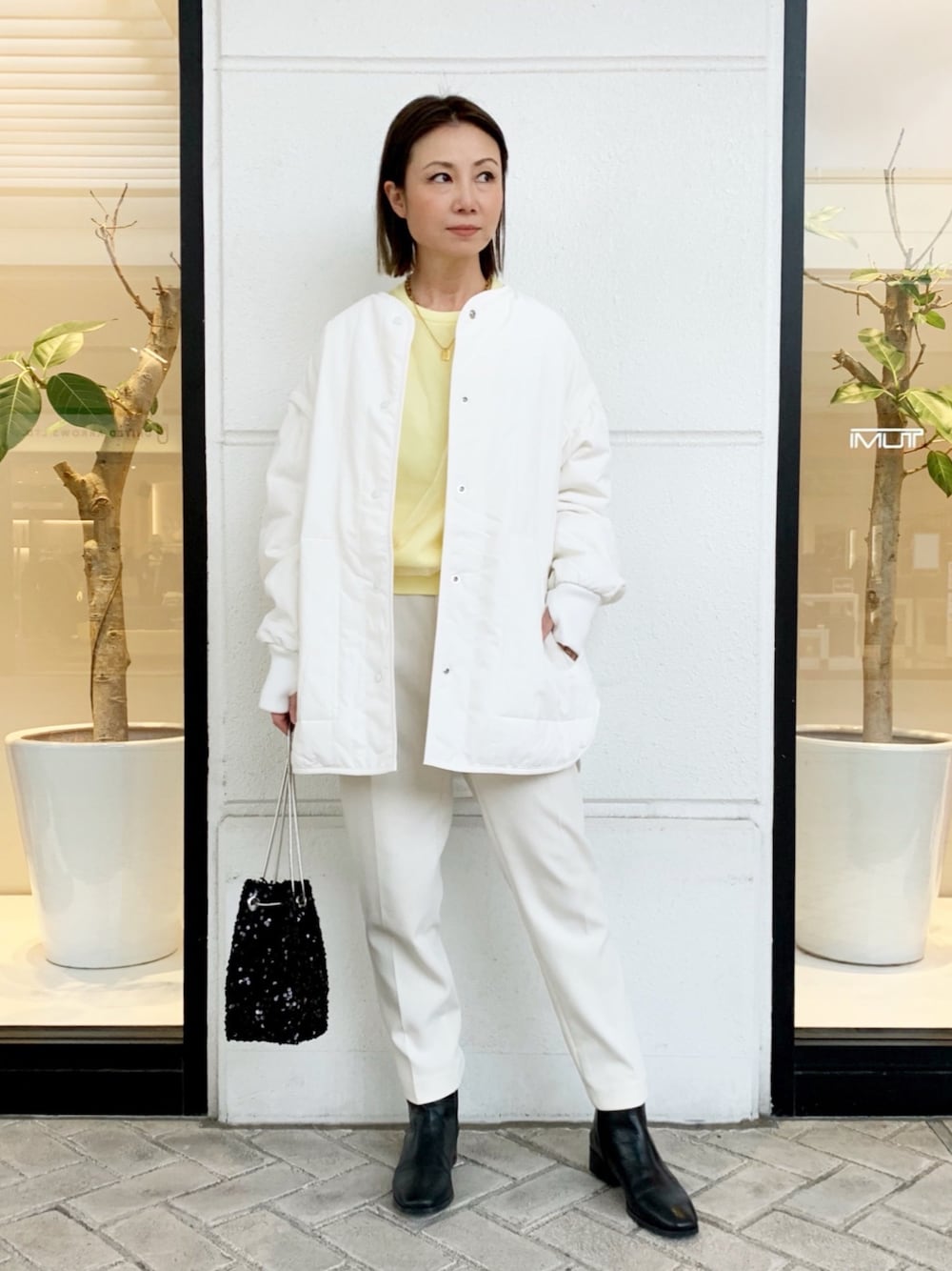「カジュアルコーデ、シンプルコーデ、きれいめカジュアル、低身長コーデ、おしゃれさんと繋がりたい、ファッションを楽しもう、オトナ女子、今日のコーデ、シンプル、ミニバッグ、キルティング、abahouse mavie、Rougevif、piche abahouse、LOWELL things」｜「Rouge vifのアイテム（ジャケット/アウター、ホワイト系）」を使った、Takemotoさん（レディース・156cm）の冬コーディネートの1枚目の写真
