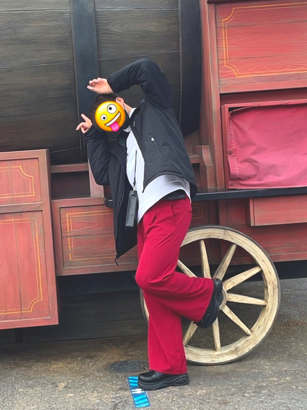 「instagram、instagramフォローお願いします、大学生、大学生コーデ、お洒落さんとつながりたい、春服、はるコーデ、キレイめ」｜「HAREのワイドフレアパンツ(HARE)（スラックス、レッド系）」を使った、  Yuiki(相互⇄)さん（メンズ・182cm）の春コーディネートの1枚目の写真