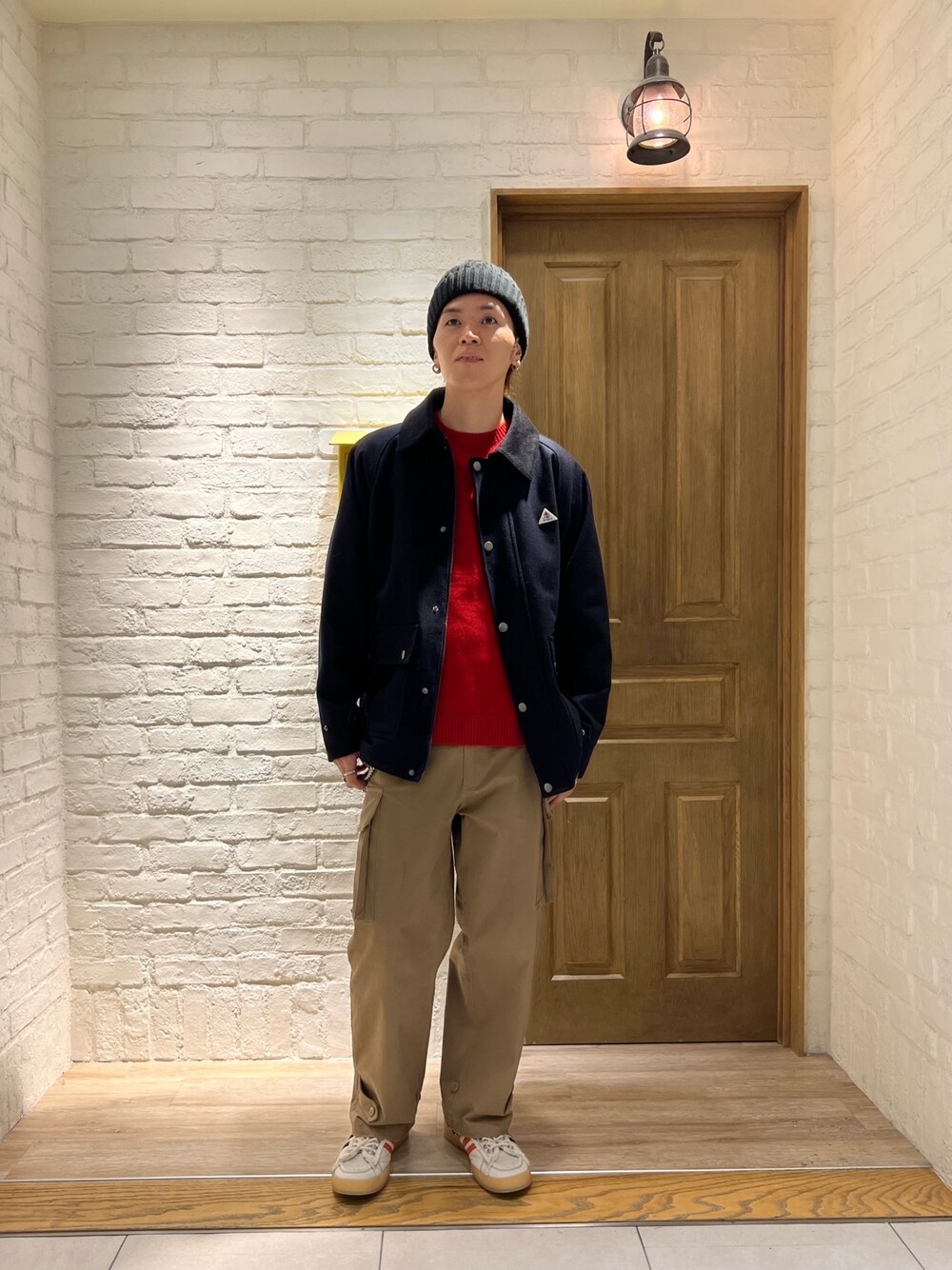 「FREDY&GLOSTER、GEVACO、adidas、アウター、メルトンコート、カーゴパンツ、シンプルスタイル、メンズファッション、ニット、ニット帽、冬コーデ」｜「GEVACOの【GEVACO/ゲバコ】メルトンミドルブルゾン ミドルコート（ブルゾン、ブルー系）」を使った、ふなさん（メンズ・178cm）の冬コーディネートの1枚目の写真