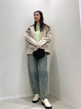 「冬の差し色コーデ」｜「アイテム（ローファー）」を使った、AI.Uさん（レディース・168cm）の冬コーディネート