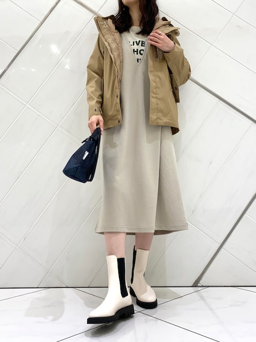 ★美品◆アーバンリサーチドアーズ◆ Vネックスウェットワンピース セール】Vネックスウェットワンピース（ワンピース）｜URBAN