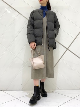 「ブルーコーデ」｜「アイテム（ダウンジャケット/コート）」を使った、AI.Uさん（レディース・168cm）の冬コーディネート