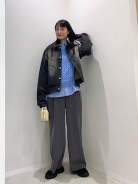 「オフィスカジュアル」｜「アイテム（スニーカー、ブラック系）」を使った、AI.Uさん（レディース・168cm）の冬コーディネート