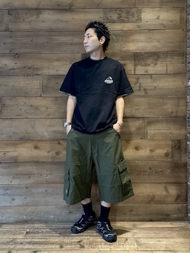 「XLARGE（エクストララージ）のCAMO SLANTED OG S/S TEE（Tシャツ/カットソー、ブラック系）」を使った、柚木 伊織さん（メンズ・175cm）の夏コーディネート