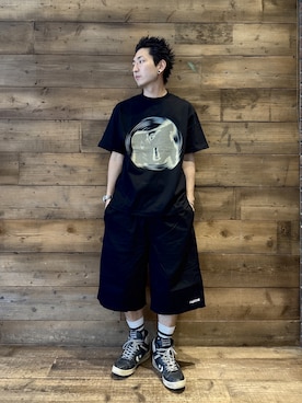 「XLARGE（エクストララージ）のWALKING APE S/S TEE（Tシャツ/カットソー、ブラック系）」を使った、柚木 伊織さん（メンズ・175cm）の春コーディネート